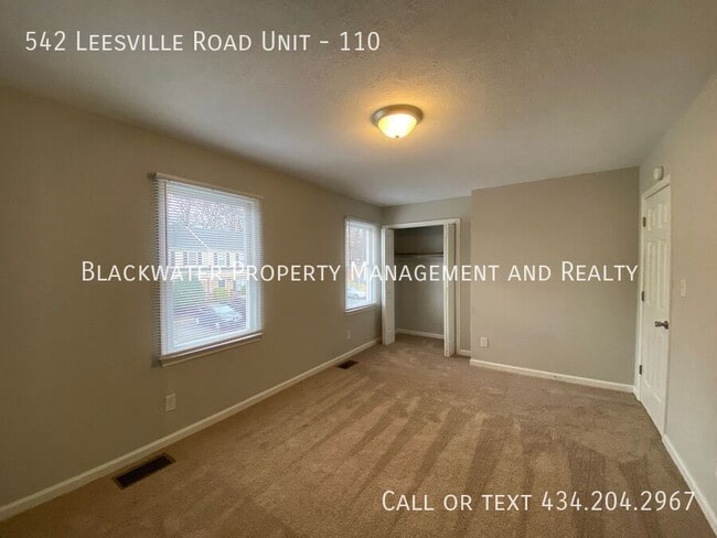 Building Photo - 2 Bedroom Townhome in Heritage Court!