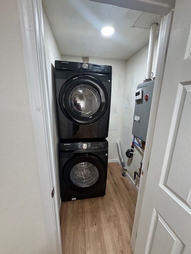 Building Photo - Conveniently Located Home with Attached Studio!