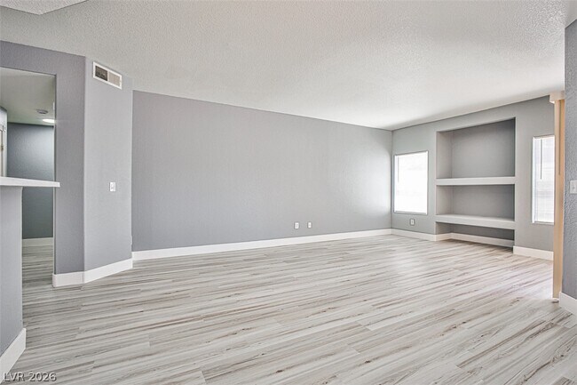 Building Photo - 5125 W Reno Ave