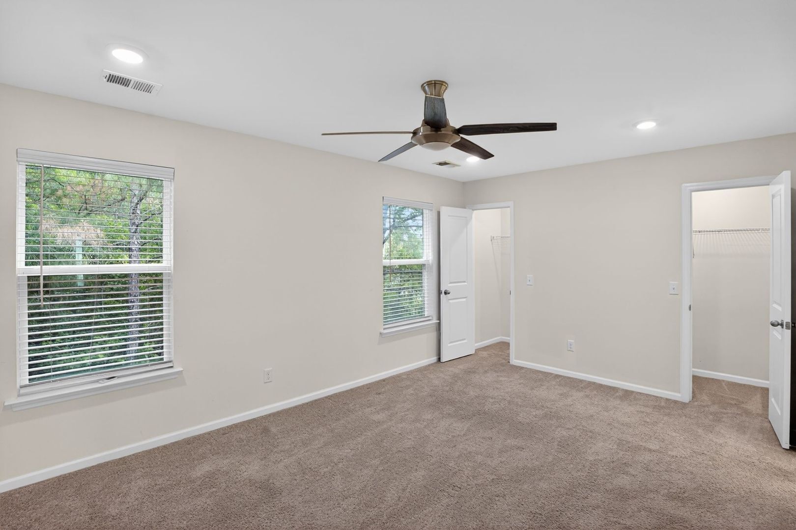 Building Photo - 224 Swallowtail Ln