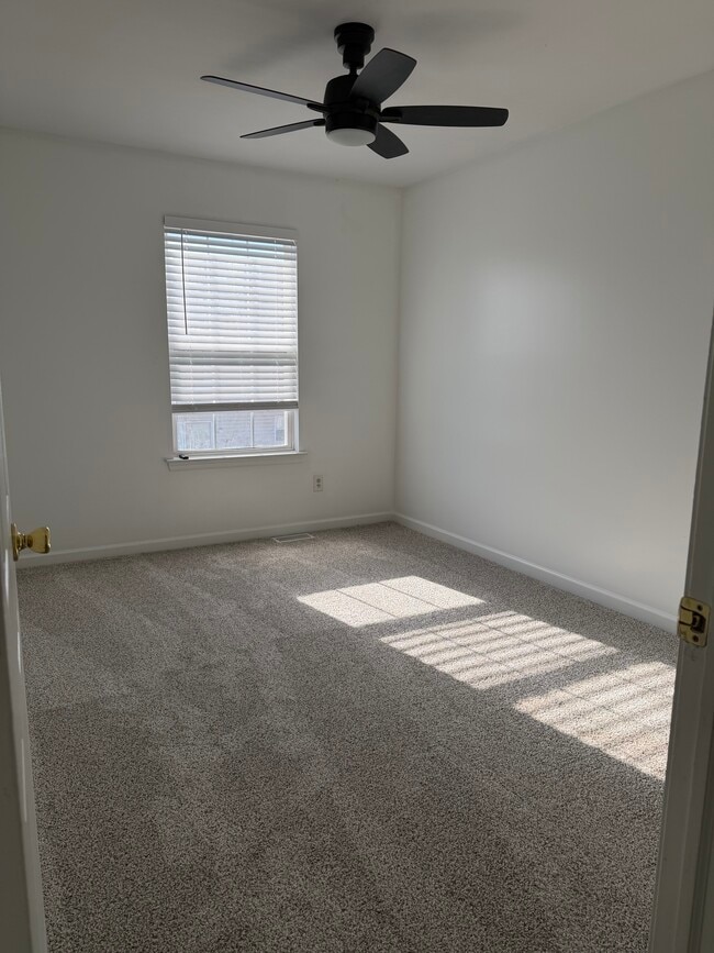 Building Photo - 517 Aidone Dr