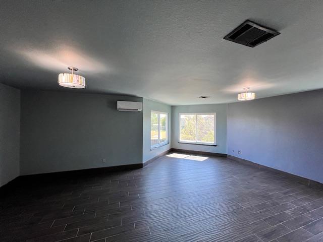 Building Photo - 1806 Candlelight Dr