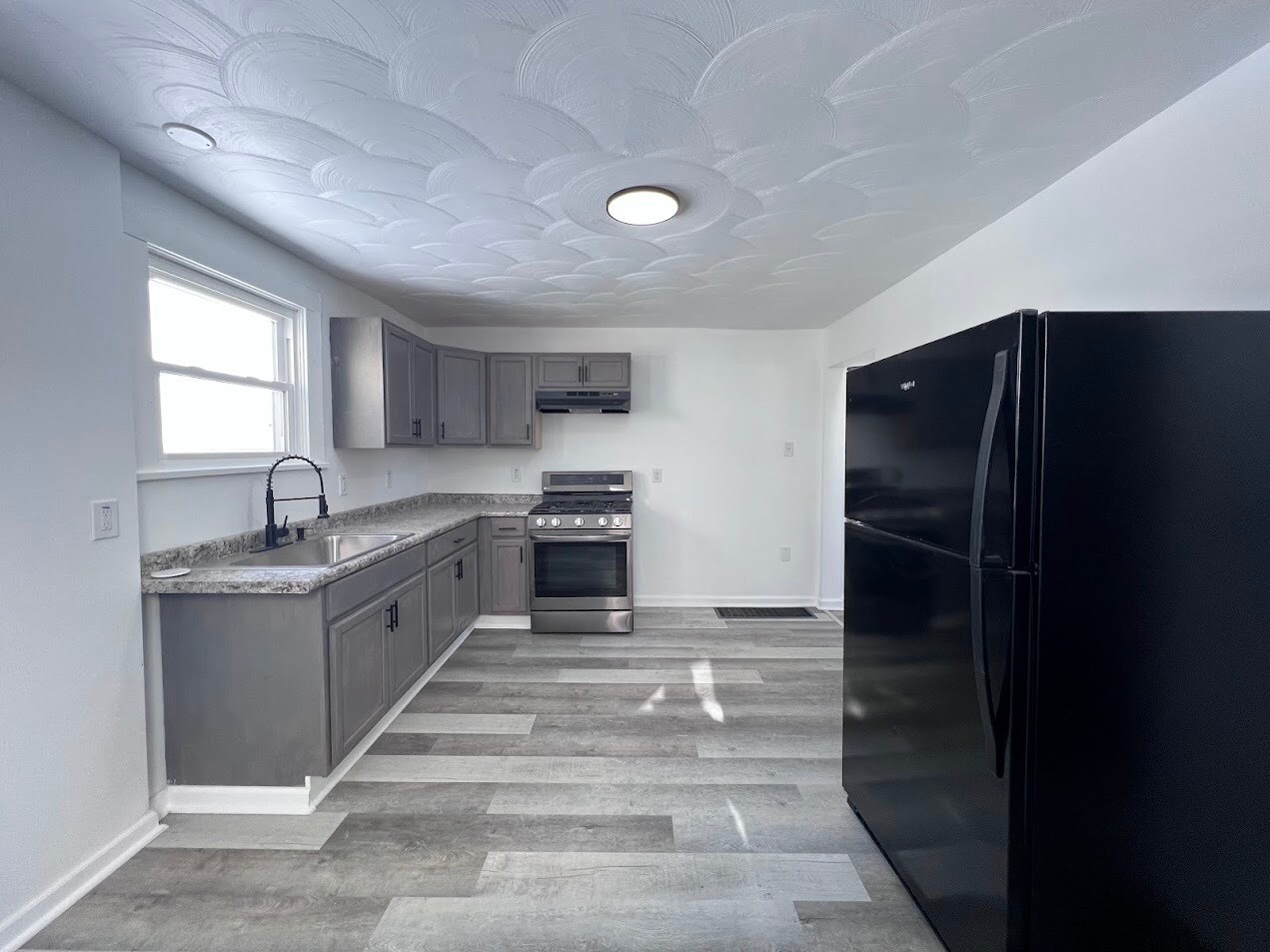 Building Photo - 866 Miller Ave