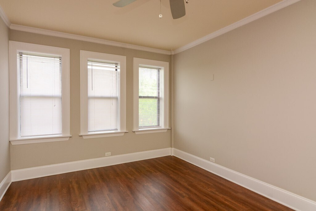 Building Photo - 817 W Lakeside Pl