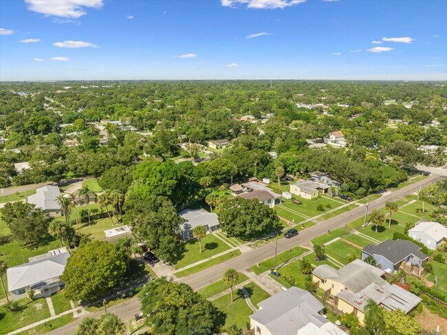 Building Photo - 807 S 12th St