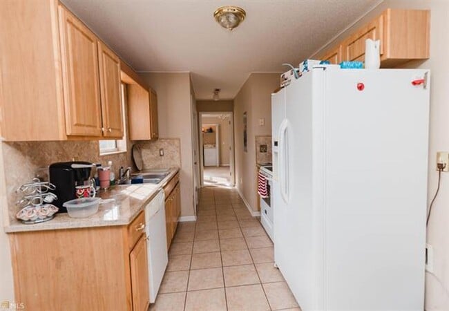 Building Photo - 3 Bedroom 2 bath 2 Car-Garage in Senoia, GA