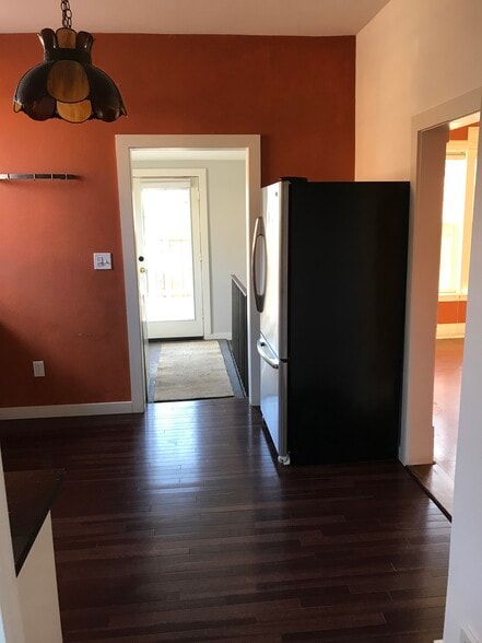 Building Photo - 103 W Cannon St