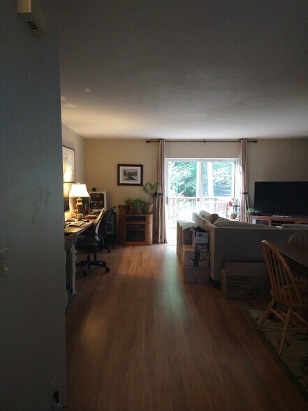 Building Photo - 178 E Redrock Dr