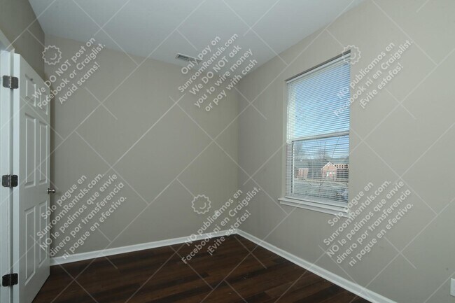 Building Photo - 330 N Randolph St A