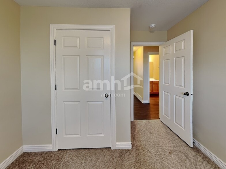 Building Photo - 4006 Dillon's Dr