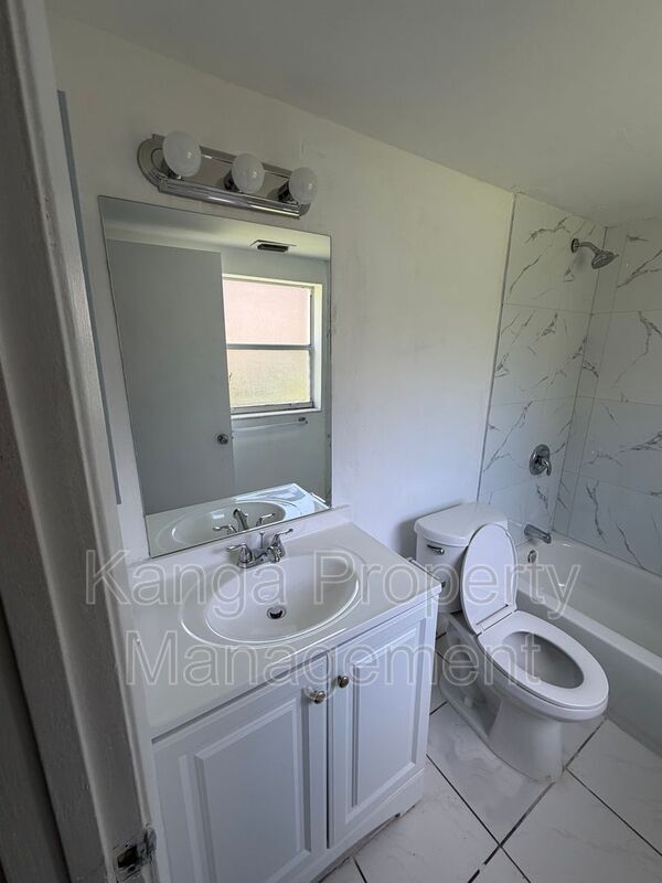 Building Photo - 11441 NW 35th St