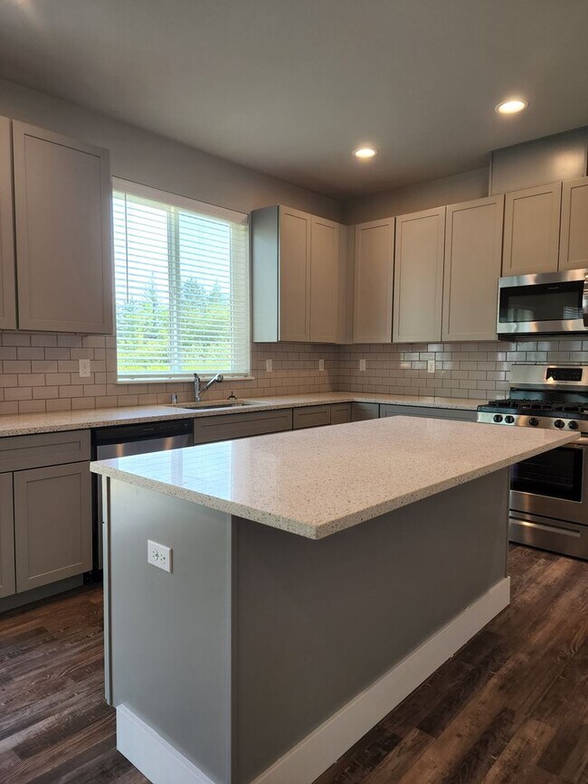 Building Photo - Yelm Creek Estates, New Construction 4 Bedroom, 2.5 Bathroom Home!  Back on the Market & Ready NOW!