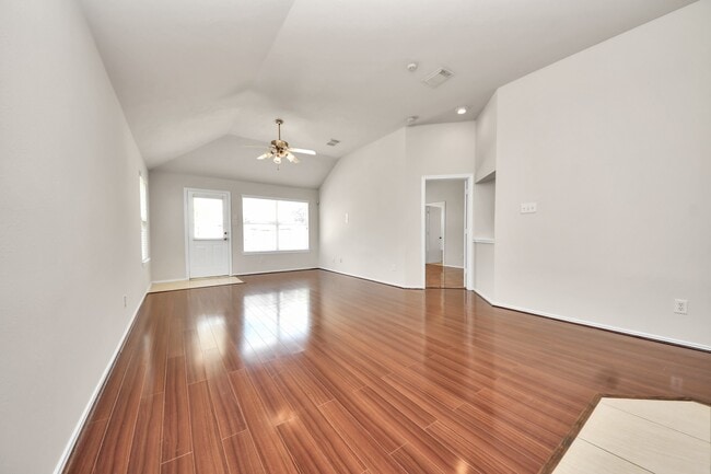 Building Photo - 12426 Magnolia Canyon