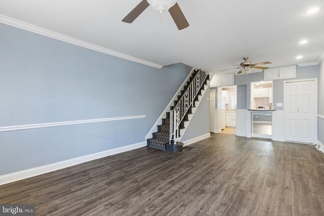 Building Photo - 2543 S Franklin St