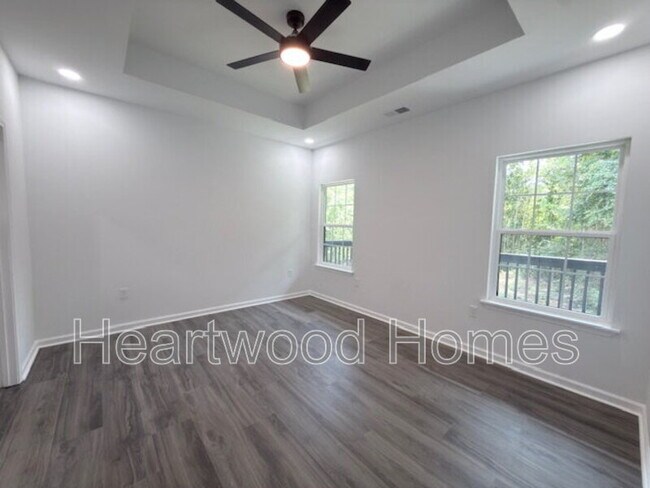 Building Photo - 212 Lincolnshire Blvd