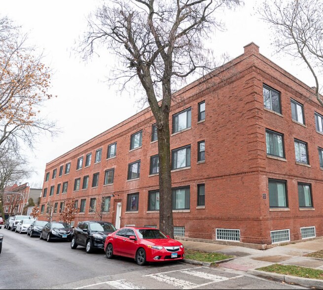 Building Photo - 1710 W Glenlake Ave