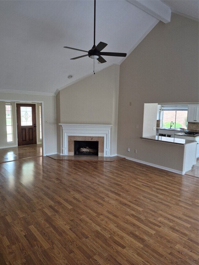 Building Photo - 15214 Park Estates Ln