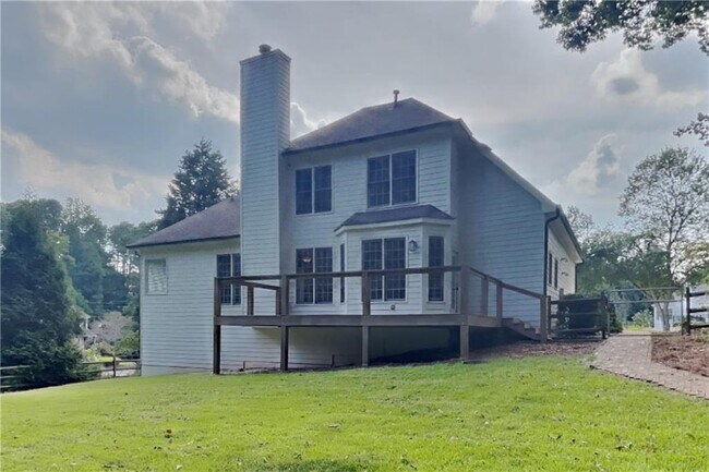 Building Photo - 1025 Russell Point