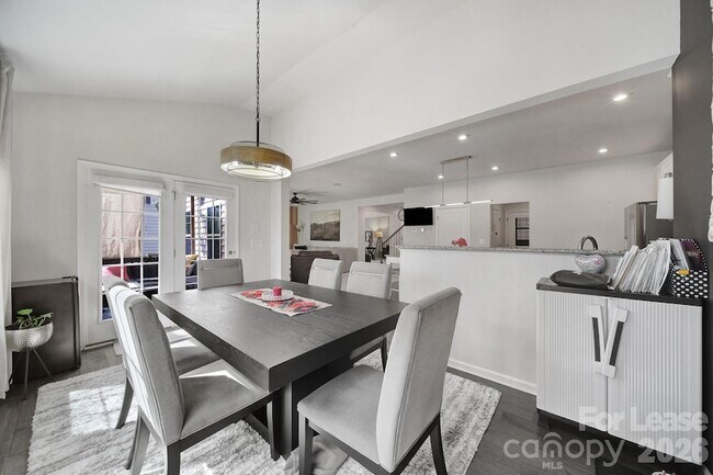 Building Photo - 6710 Carradale Way