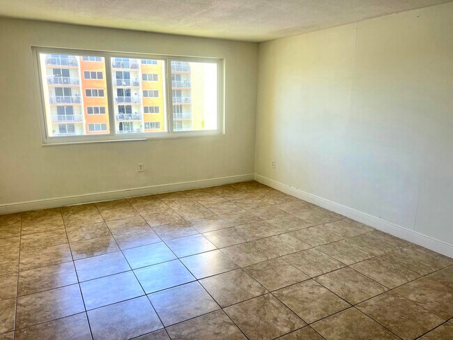 Building Photo - 7000 NW 186th St