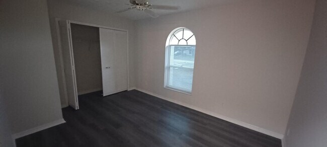 Building Photo - 150 NW Byron St