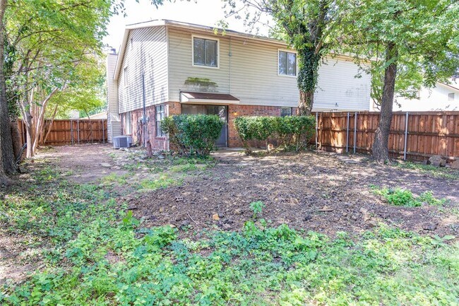 Building Photo - 3101 Raintree Dr