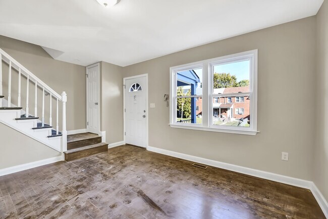 Building Photo - Fully Renovated 3 Bedroom Rowhome- Baltimo...