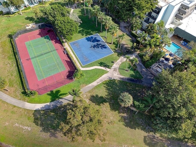 Building Photo - 3080 N Course Dr