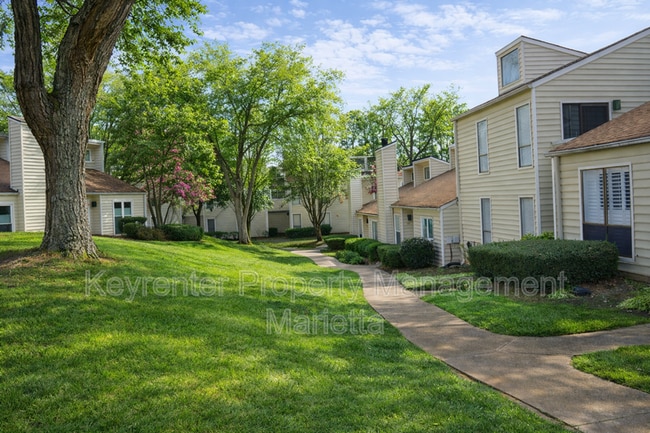 Building Photo - 603 Serramonte Dr