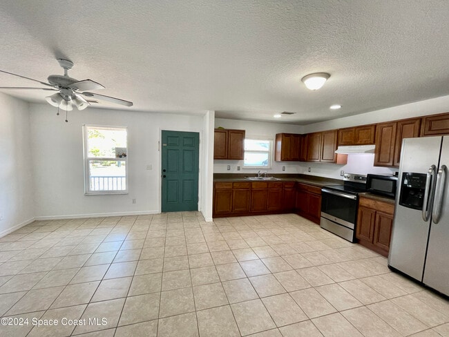 Building Photo - 1000 Dames Ct