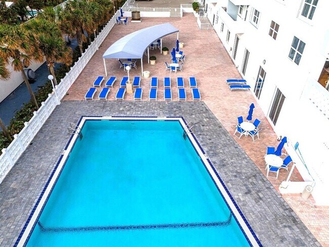 Building Photo - 4250 Galt Ocean Dr