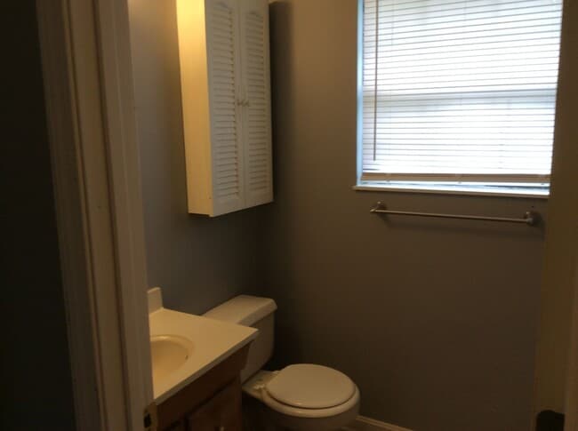 Building Photo - SPACIOUS 3 BEDROOM, 1.5 BATHROOM TOWN HOUSE LOCATED IN RADCLIFF