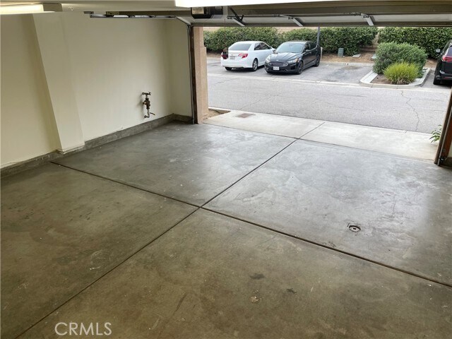 Building Photo - 15613 Lasselle St