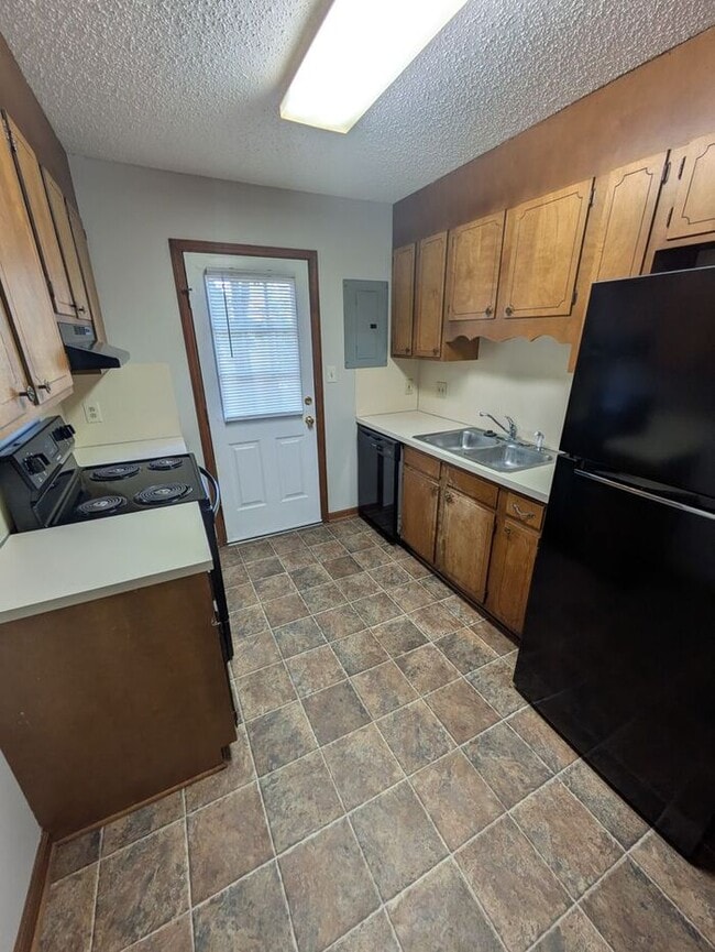 Building Photo - 1BD/1BA Unit at Westmont Apartments in Hickory