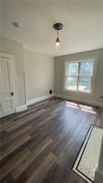 Building Photo - 401 N McKean St