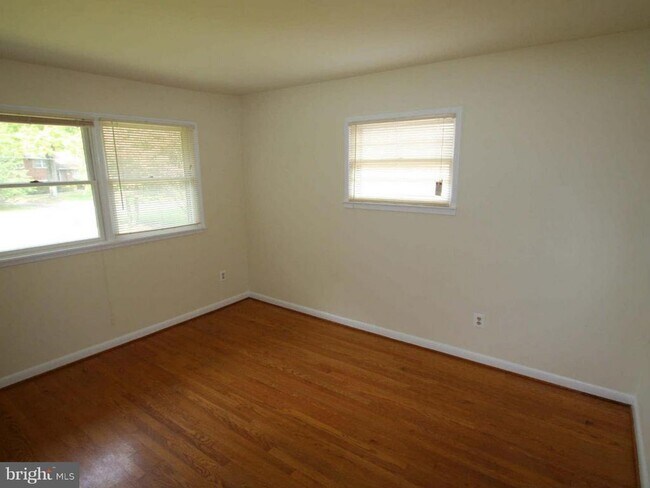 Building Photo - 1103 Roberta Ct