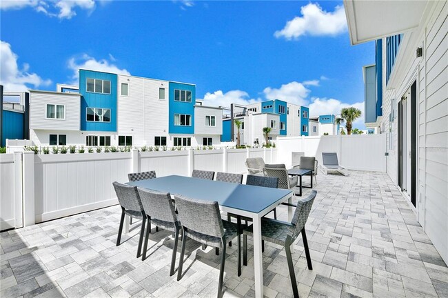 Building Photo - 7740 Sandy Ridge Dr
