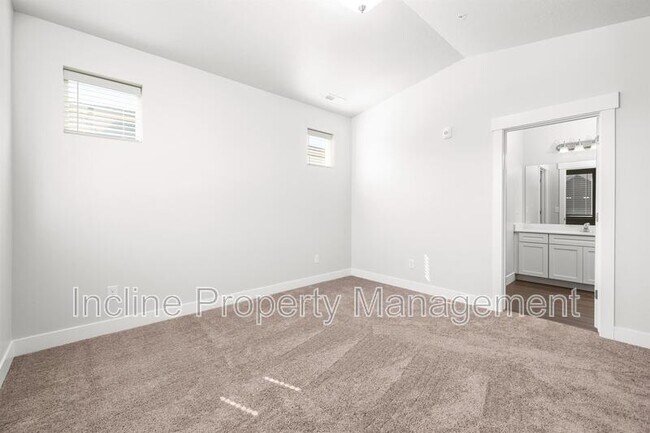 Building Photo - 359 W 785 N