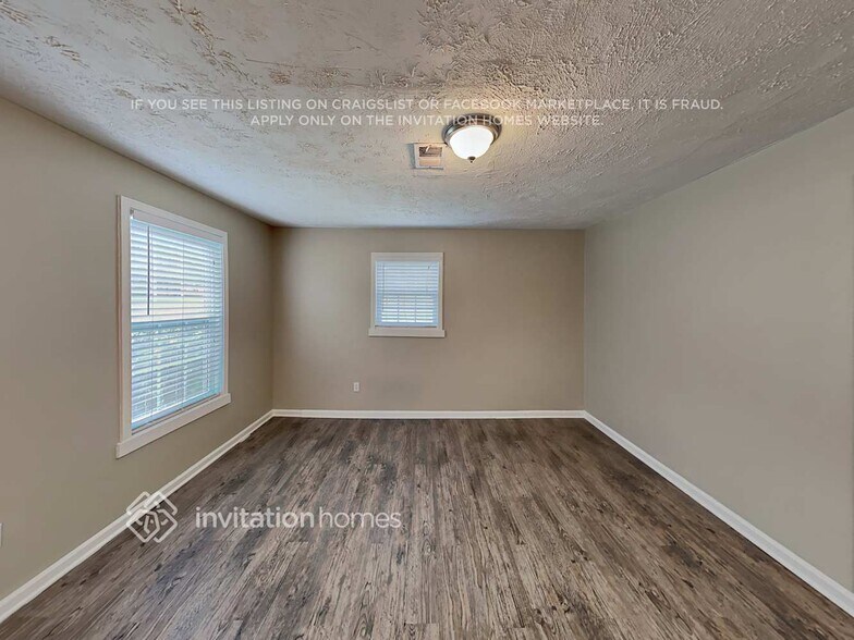 Building Photo - 595 Rivercrest Dr