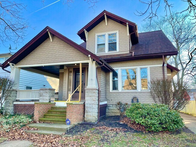 Primary Photo - 1041 W 10th St