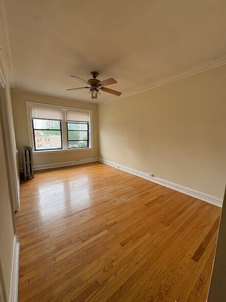 Building Photo - 1154 N Dearborn St