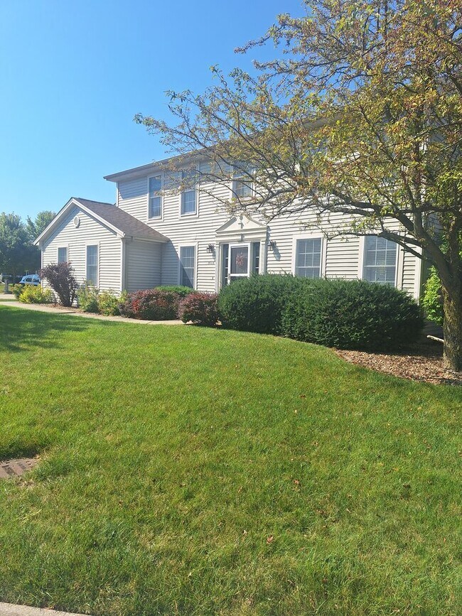 Building Photo - Beautiful Four Bedroom House