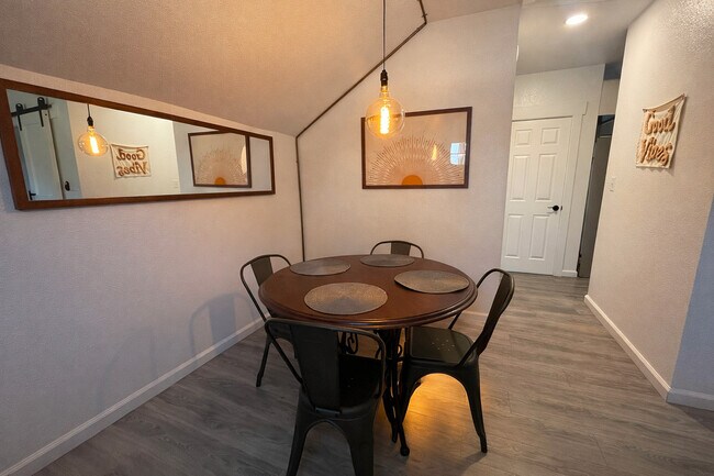 Building Photo - 15 N Corona St