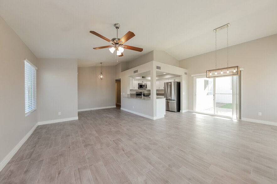 Building Photo - 8741 W Greenbrian Dr