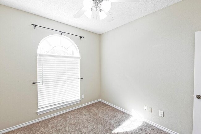 Building Photo - 10716 Trestles Rd