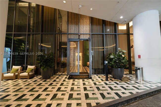 Building Photo - 801 S Miami Ave