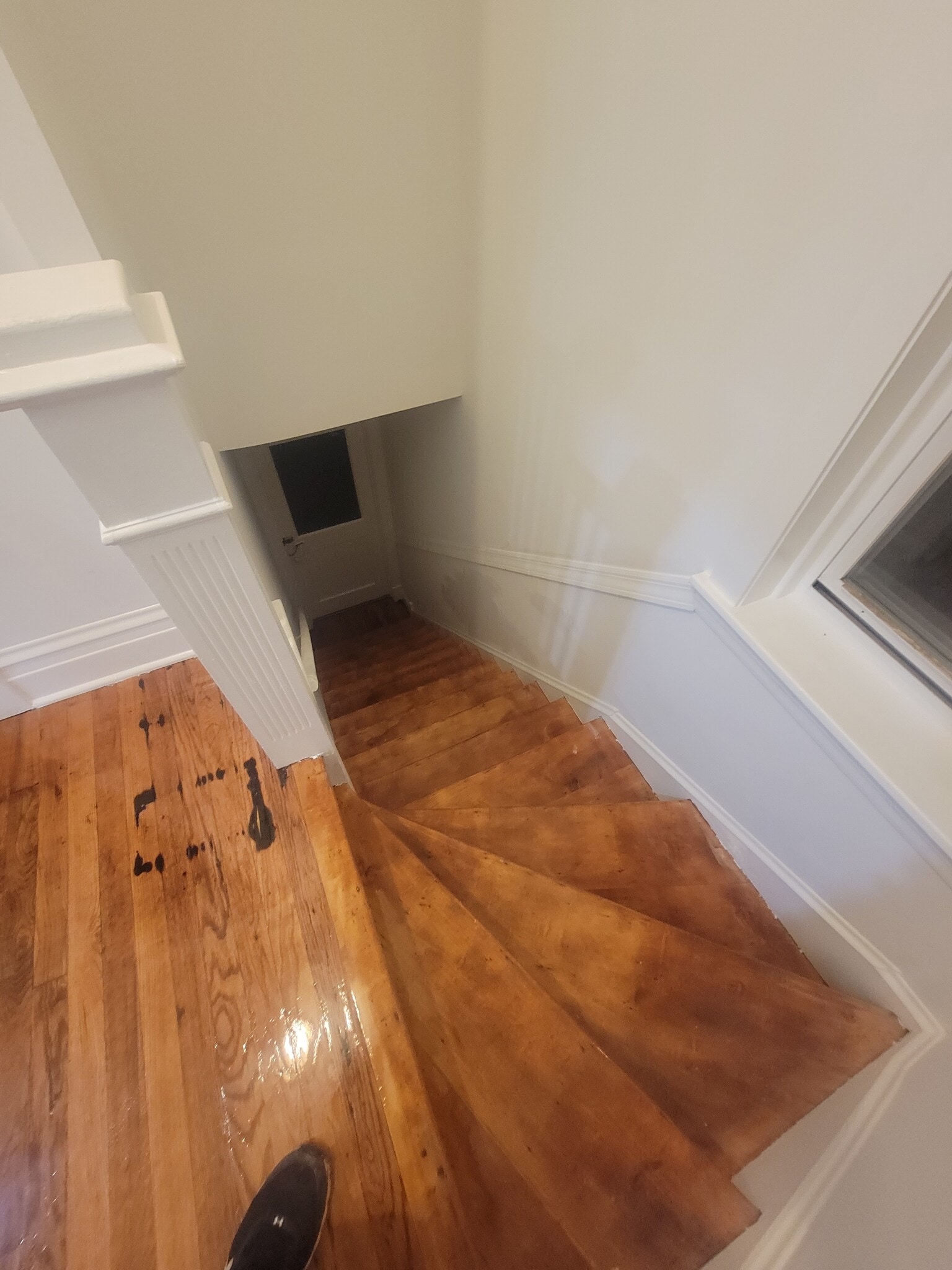Stair - 1905 N Pulaski Rd