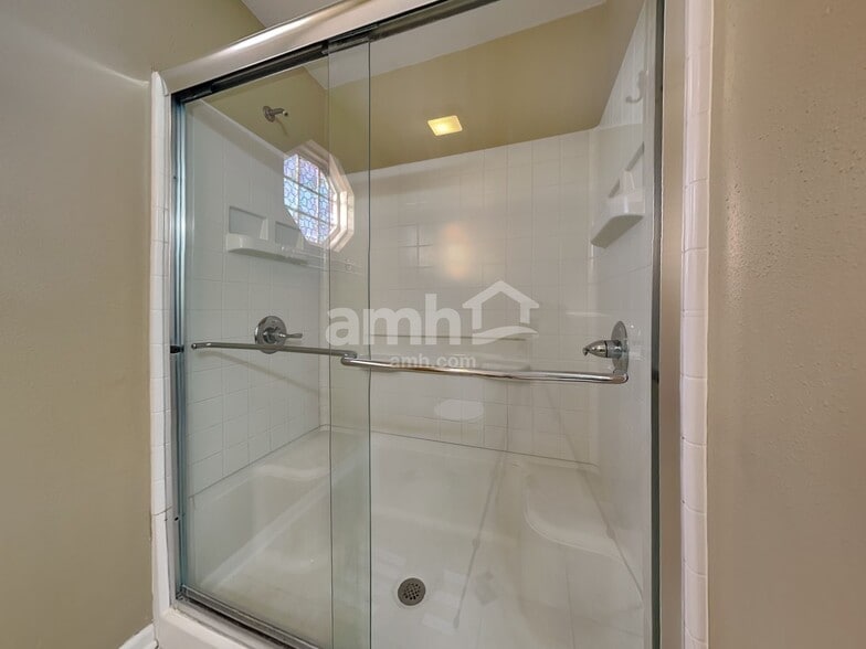 Building Photo - 19438 Rocky Beach Dr