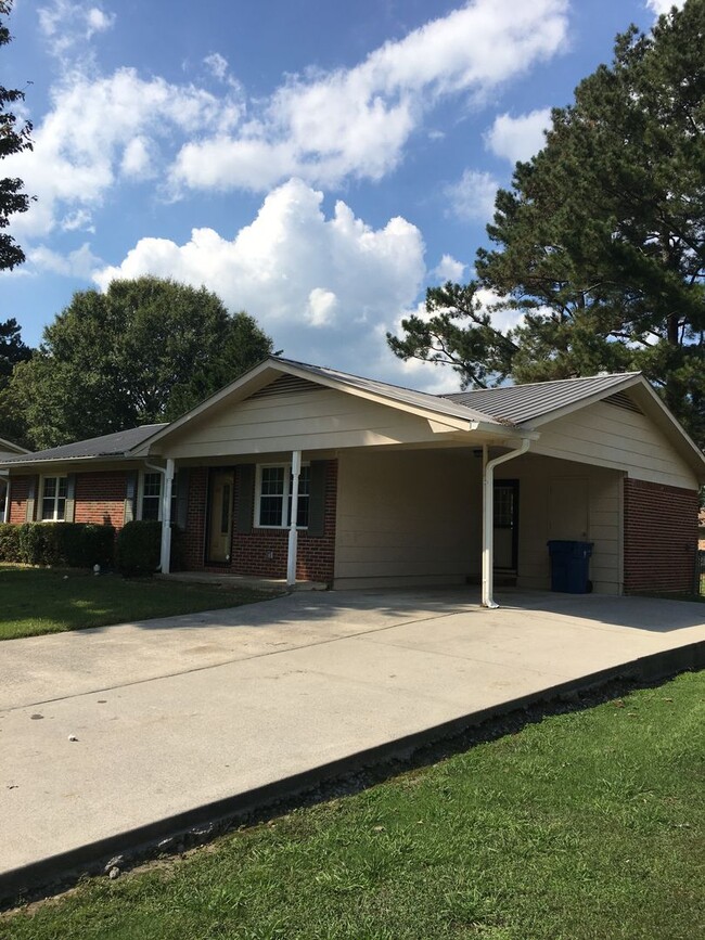 Building Photo - 3/2 House in Garden Lakes $1,395