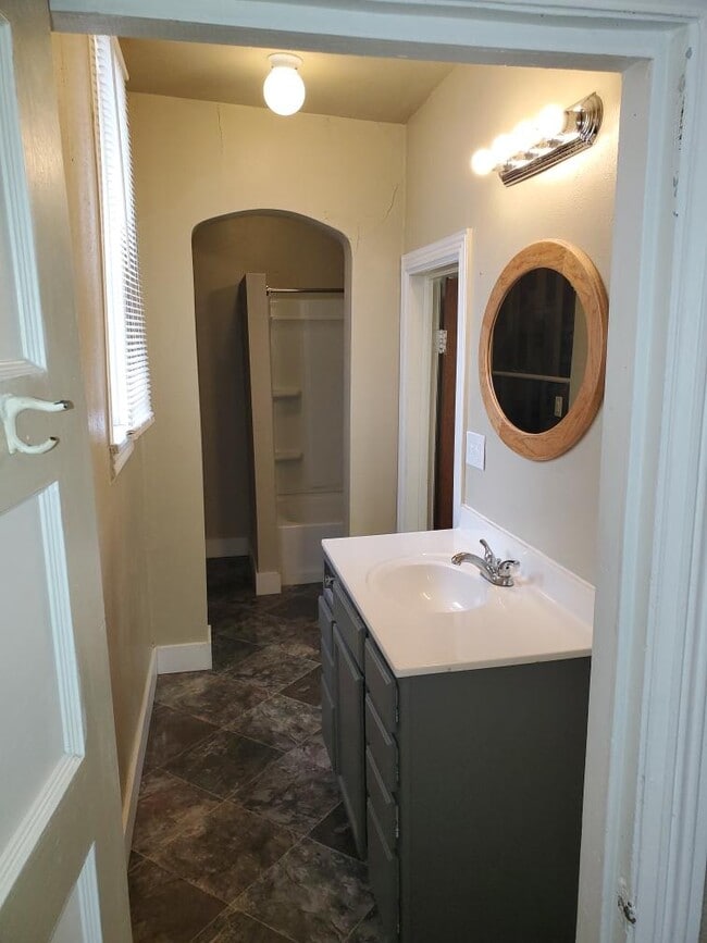 Building Photo - 112 14th St N